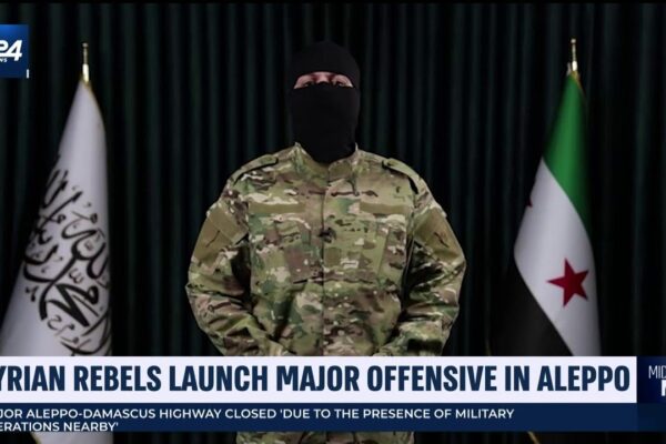 Aleppo ablaze! ⚔️ Rebels surge, reclaiming territory after 8 years.  Videos reveal shocking battlefield footage.  Click to witness the unfolding crisis in Syria.