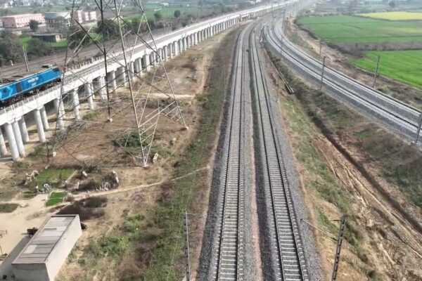 Drones are transforming railway safety!  See how eyes in the sky are revolutionizing inspections. Click to witness the future!