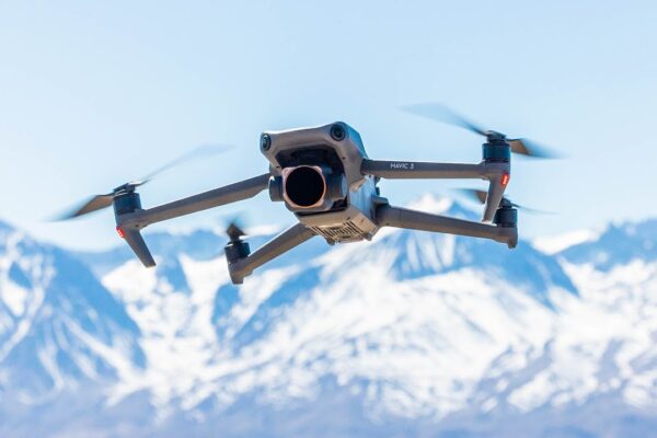 Level up your drone skills!  Master cinematic moves, smooth shots & more. Click to fly like a pro!