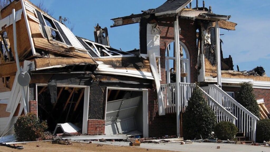 Drone insurance claims:  Balancing risk & reward .  Drones expedite inspections, automate damage detection, but raise privacy concerns.  Learn the future of drone-based claims now!